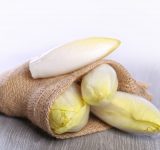 endive spears - recipe - sundried tomato tapenade - vegan cheese - sundried tomato