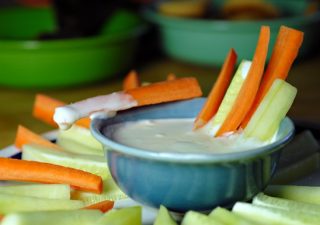 vegan ranch dressing - vegan - vegan recipe - vegan food - vegan dip - dairy- free - healthy snack