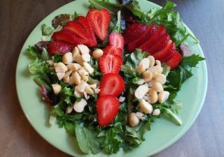 strawberry and macadamia nut salad - macadamia nut salad - hawaiian salad