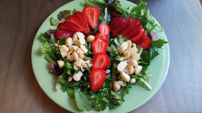 strawberry and macadamia nut salad - macadamia nut salad - hawaiian salad