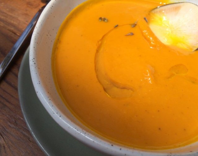 carrot ginger soup-healthy soup-beauty food-recipe-vegan recipe-soup recipe-healthy food-carrot soup recipe-vegetarian recipe