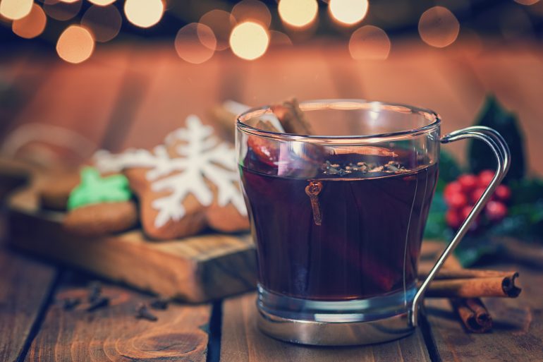Glühwein Cocktail Recipe - mulled wine- spiced wine -holiday cocktail-holiday beverage -warm beverage recipe
