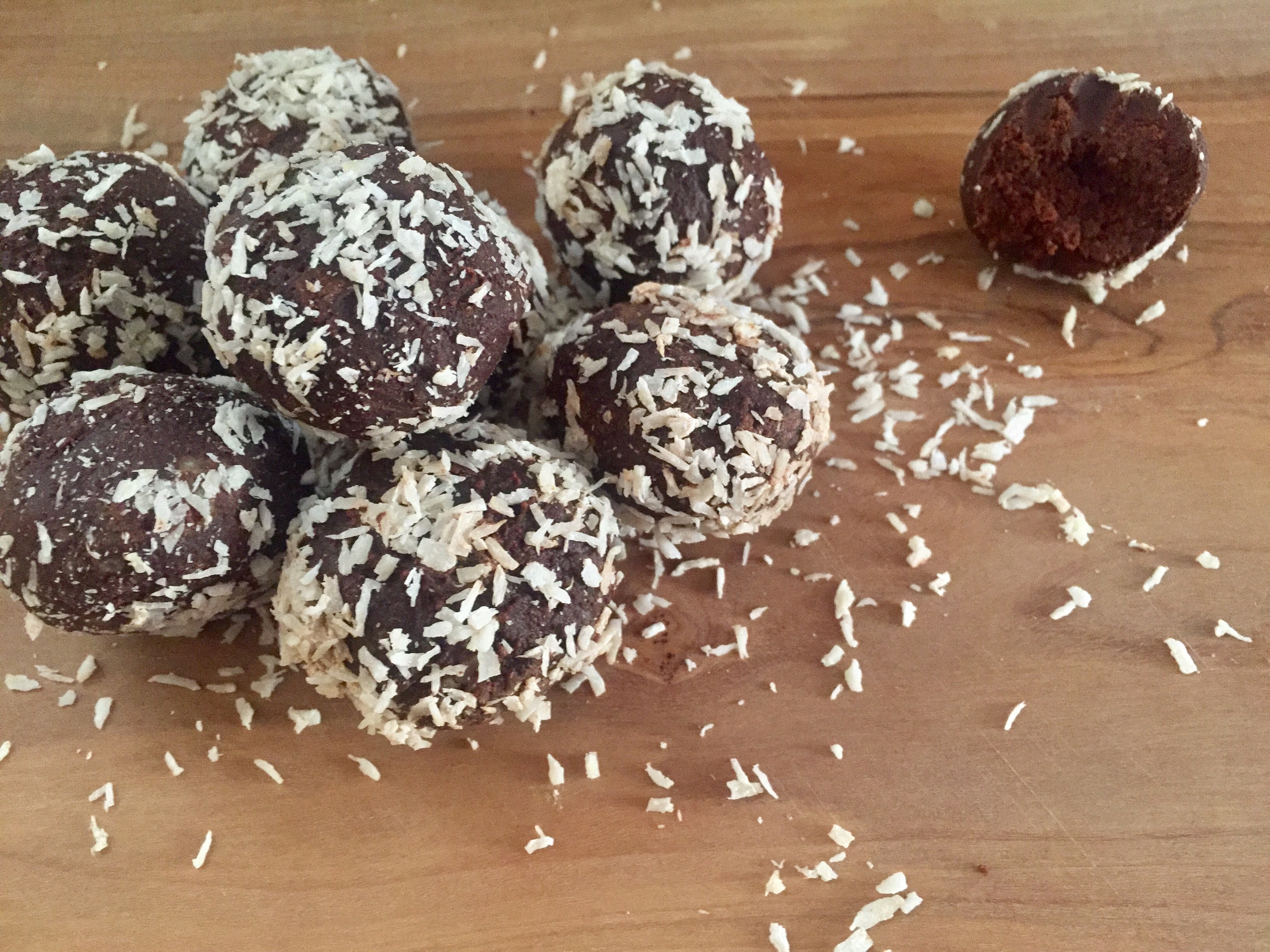 healthy chocolate avocado truffles - healthy snack - healthy dessert - avocado - truffles - recipe