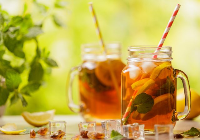 sun tea - herbal sun tea - iced tea - tea - herbal tea - summer - summertime - beverage - recipe