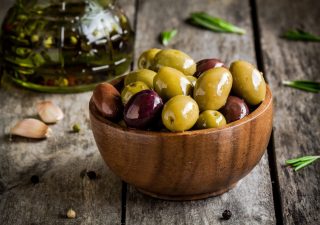 marinated mixed olives - appetizer - recipe - easy recipe - olives - snack - recipes