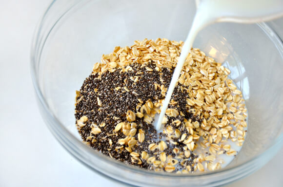 Our Favorite Energy Sustaining and Healthy Oatmeal Toppings | AOC