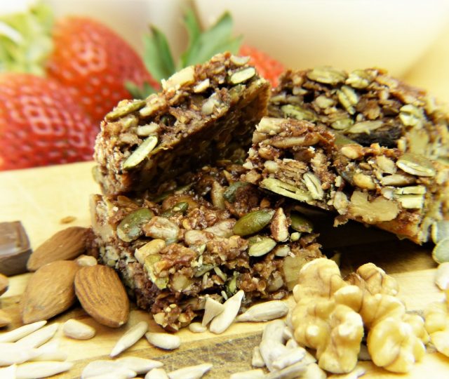 energy bars - energy bar - athlete - race day nutrition - training - running - performance - atheltic performance - energy bar criteria