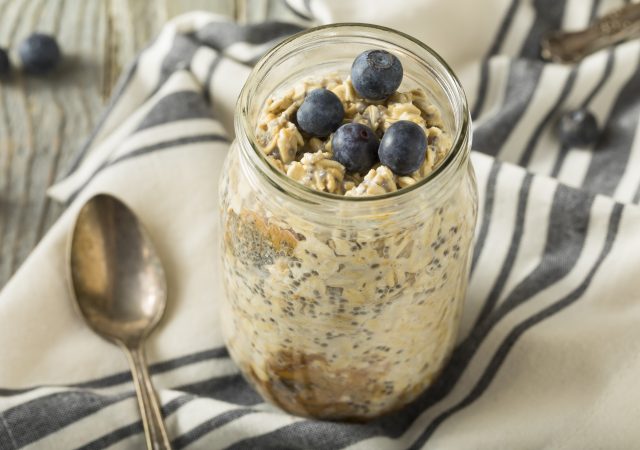 overnight oatmeal - breakfast - organic breakfast - easy breakfast recipe - healthy recipe - oatmeal - slow cooker