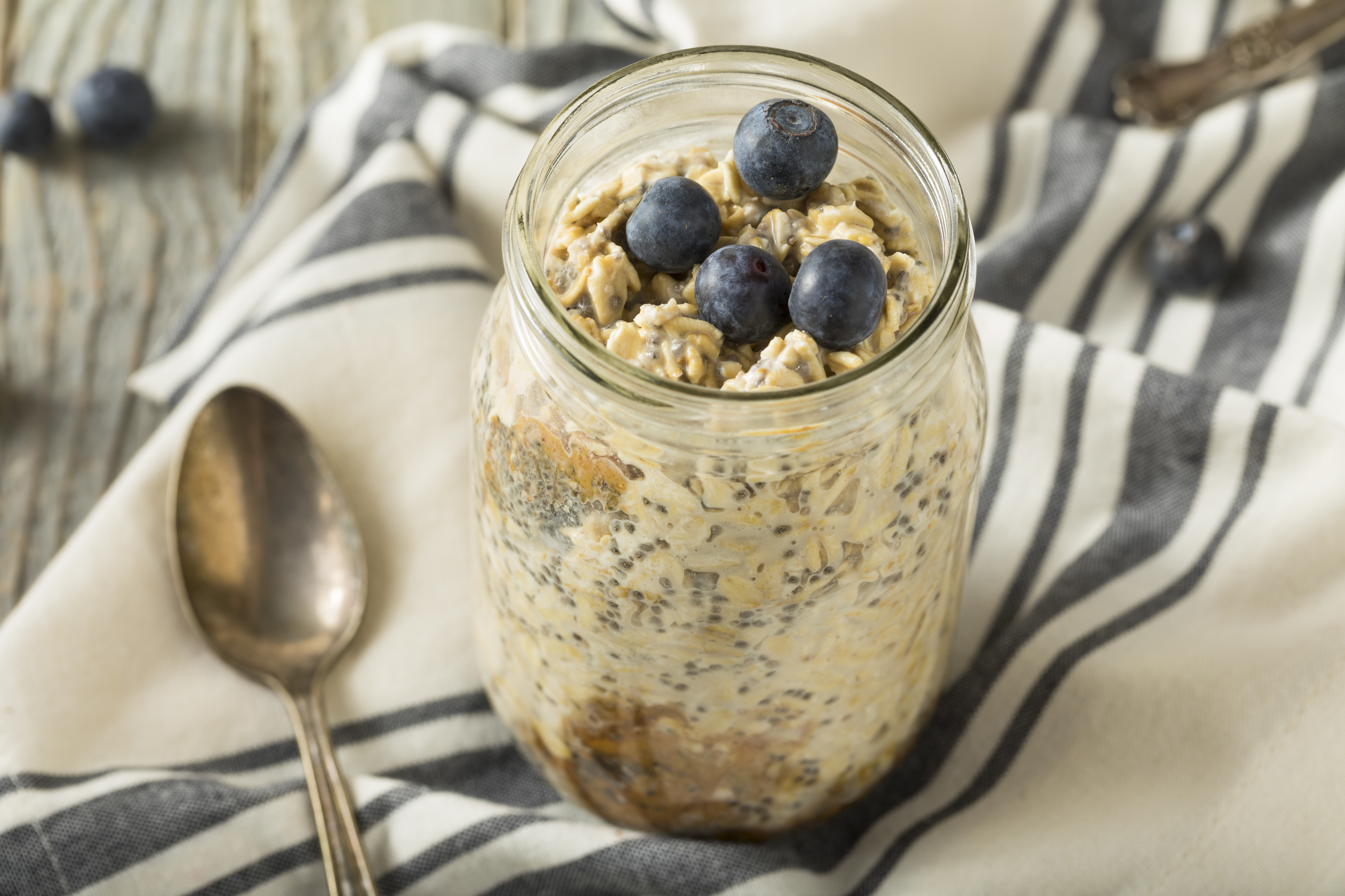 overnight oatmeal - breakfast - organic breakfast - easy breakfast recipe - healthy recipe - oatmeal - slow cooker